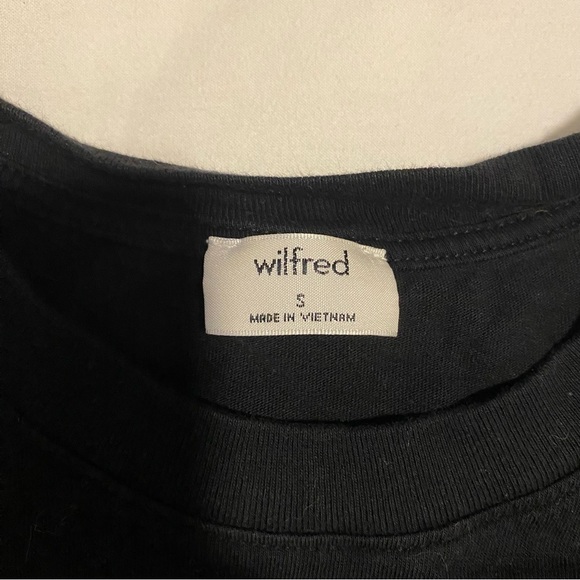 Aritzia T shirt - Picture 2 of 3